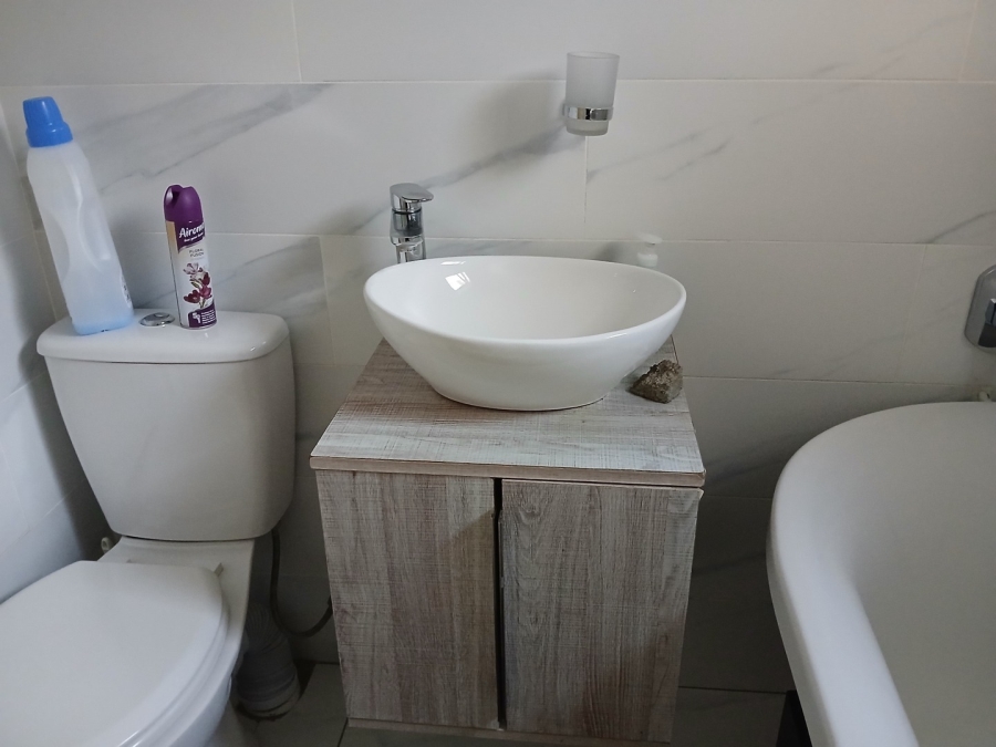 3 Bedroom Property for Sale in Cove Rock Eastern Cape